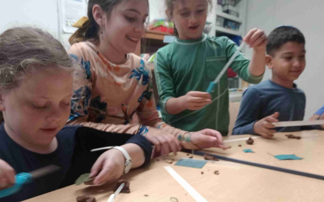 Family Chooses Jewish Education