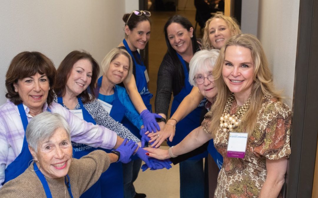 Women’s Philanthropy Volunteers Make Hanukkah Bright